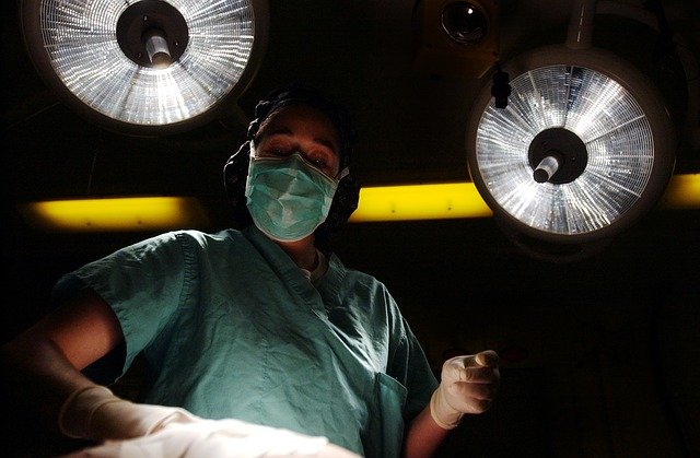 chirurg u operace